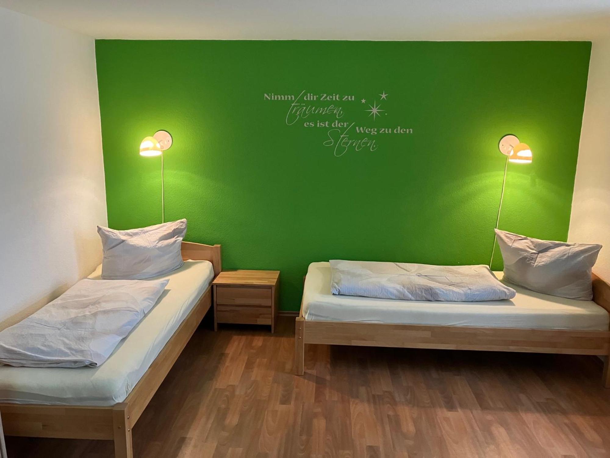 Ferienwohnung Morgensonne Am Kurpark Bad Berka - Parkplatz - Spielplatz - Wlan - 2 Schlafzimmer Zewnętrze zdjęcie