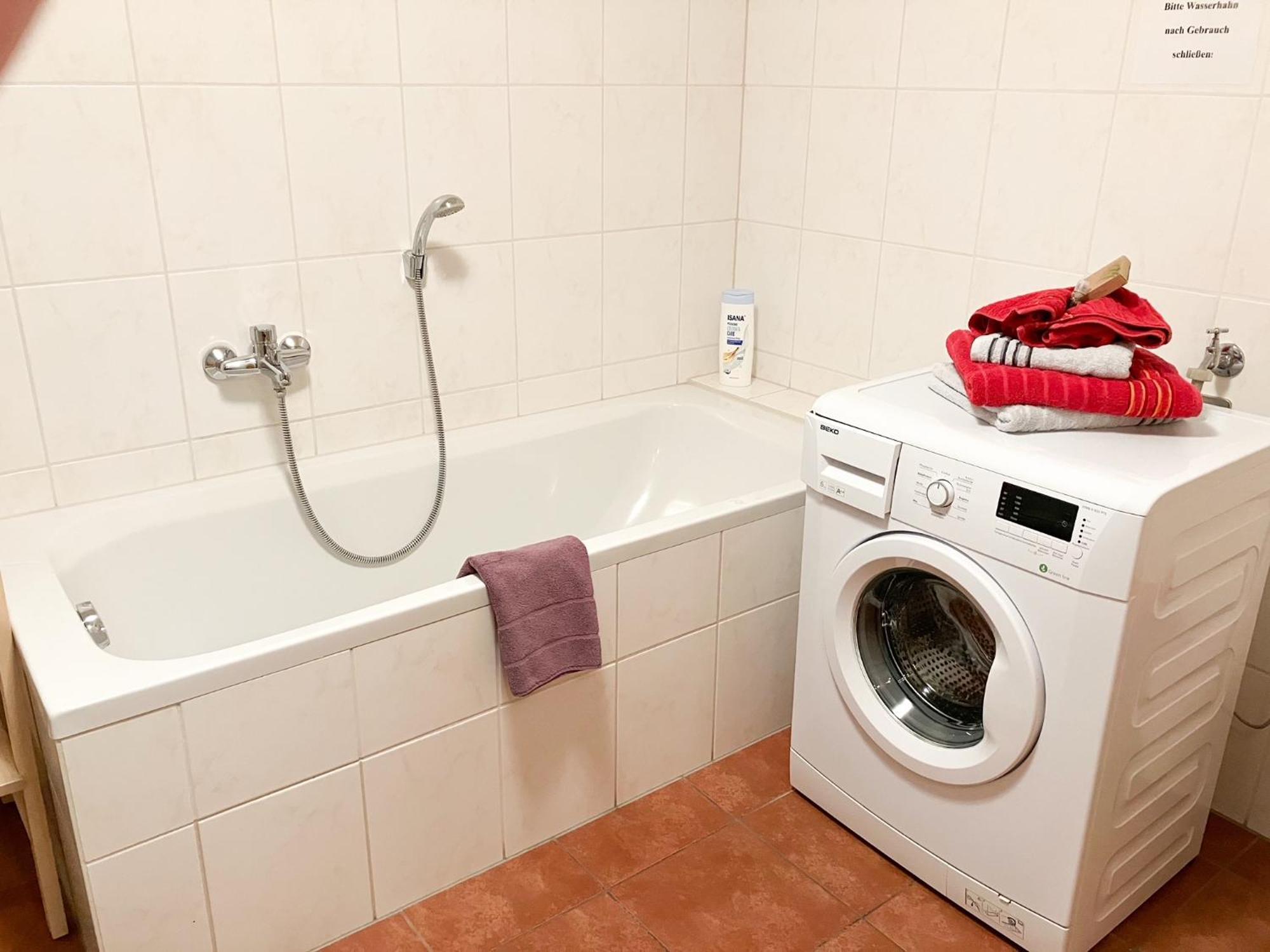 Ferienwohnung Morgensonne Am Kurpark Bad Berka - Parkplatz - Spielplatz - Wlan - 2 Schlafzimmer Zewnętrze zdjęcie